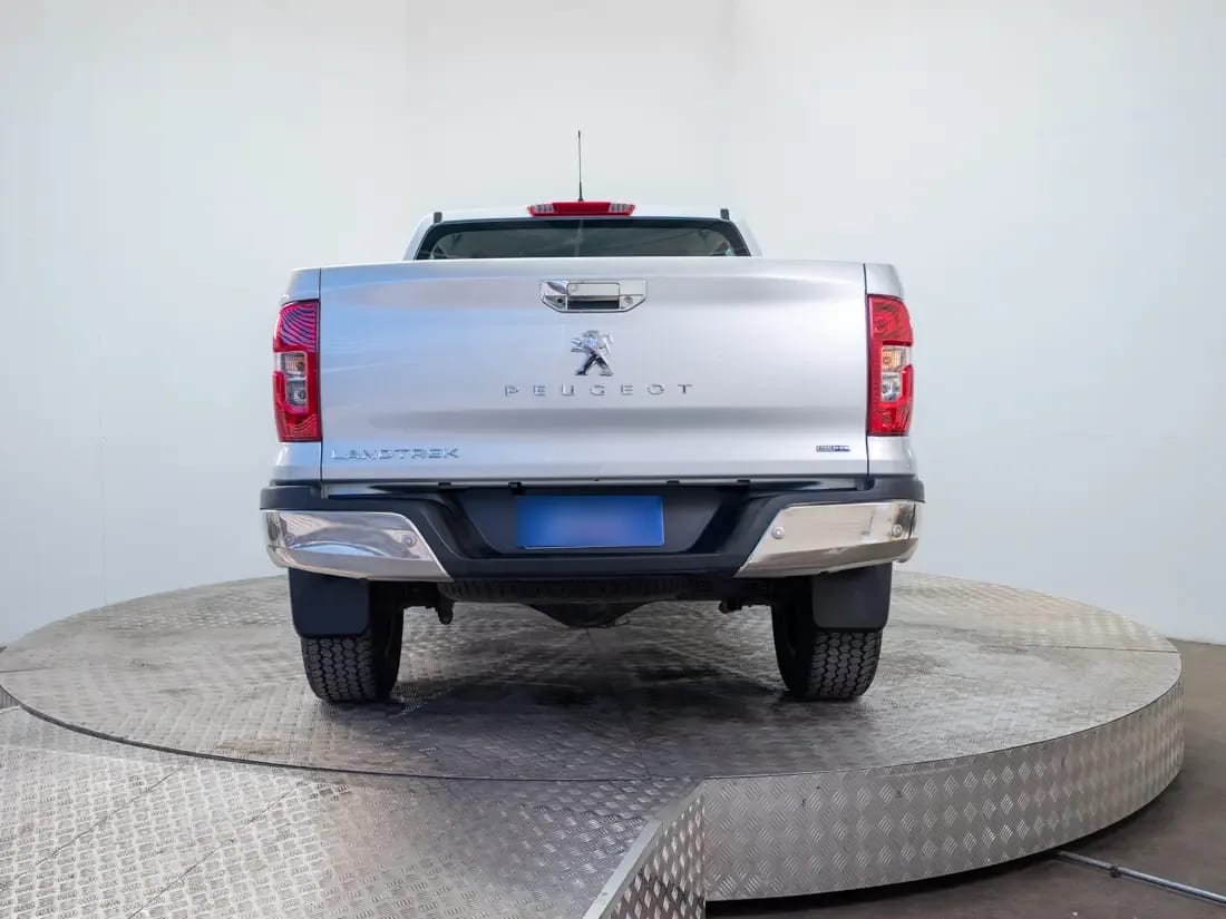Peugeot Landtrek Landtrek Active Diesel 180hp 4x4 At año 2025