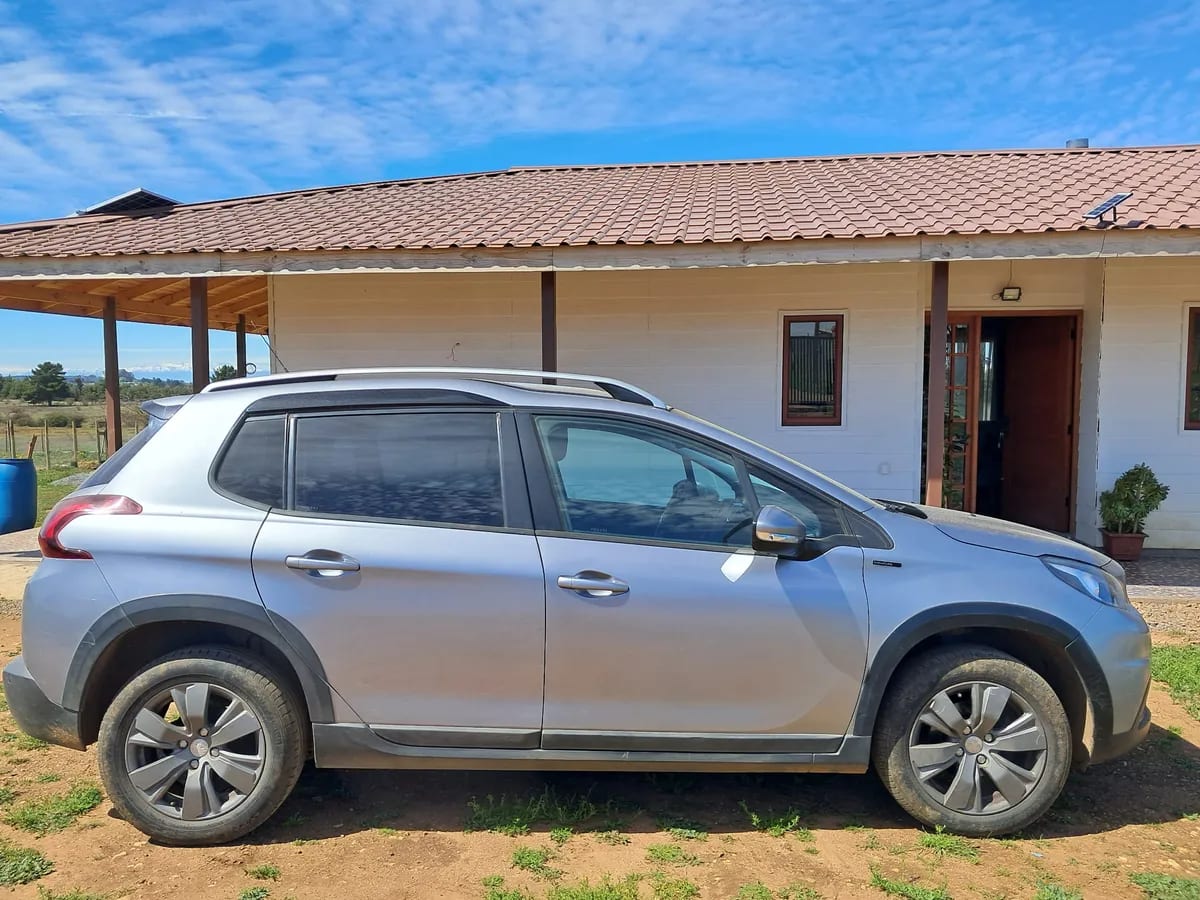 PEUGEOT 2008 1.5 Premier Bluehdi 130 At Diesel año 2020