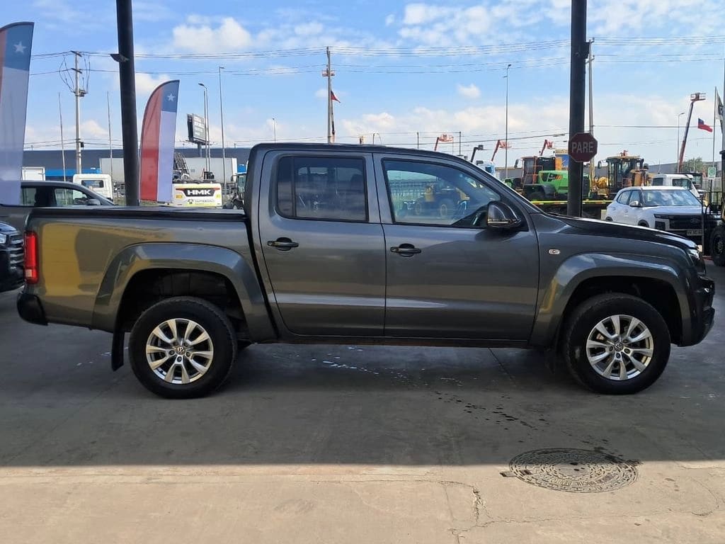 Volkswagen Amarok Comfortline At 4x4 2.0 año 2023