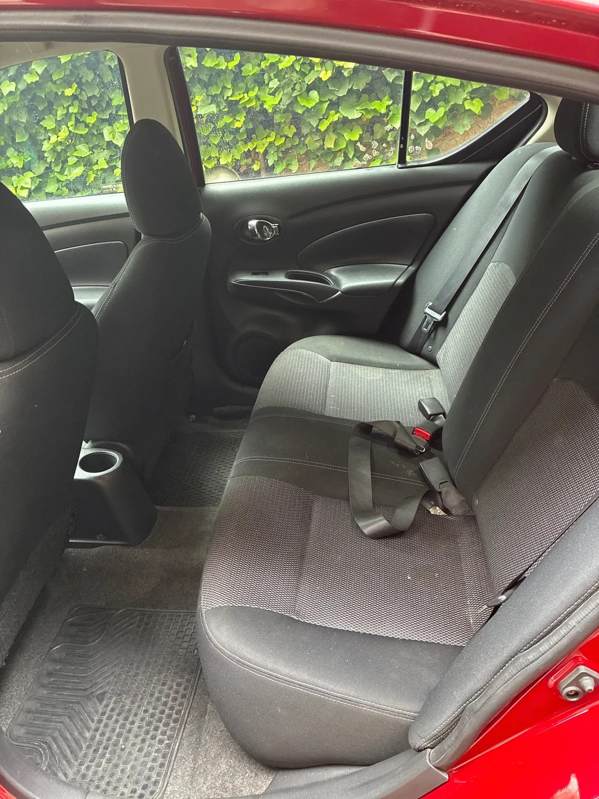 NISSAN VERSA 1.6 Sense Mt Nlb-151 año 2015