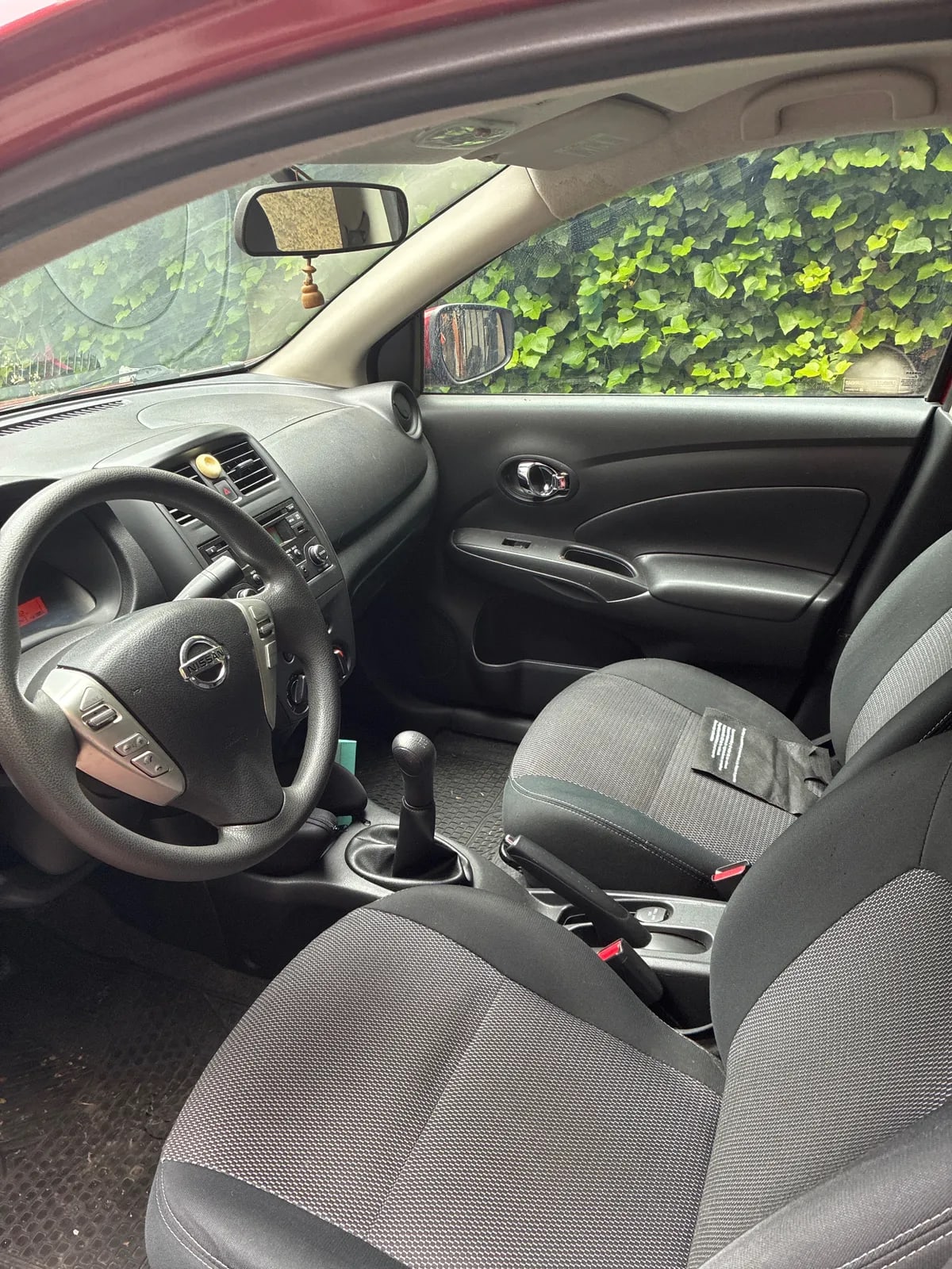 NISSAN VERSA 1.6 Sense Mt Nlb-151 año 2015