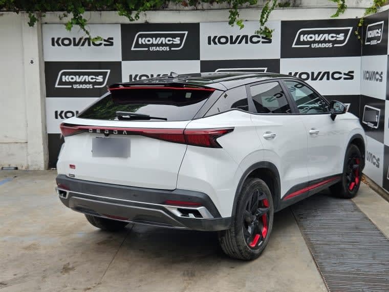 Omoda C5 1.5 T Luxury At año 2024