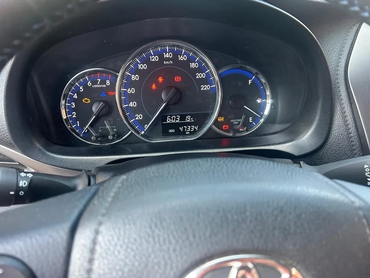 TOYOTA YARIS 1.5 Sedan Xli C Mt año 2022