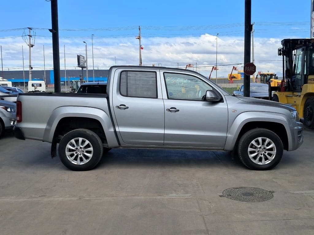 Volkswagen Amarok Comfortline 2.0 At 4x4 año 2023