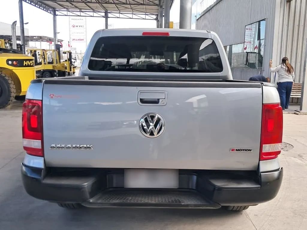 Volkswagen Amarok Comfortline 2.0 At 4x4 año 2023
