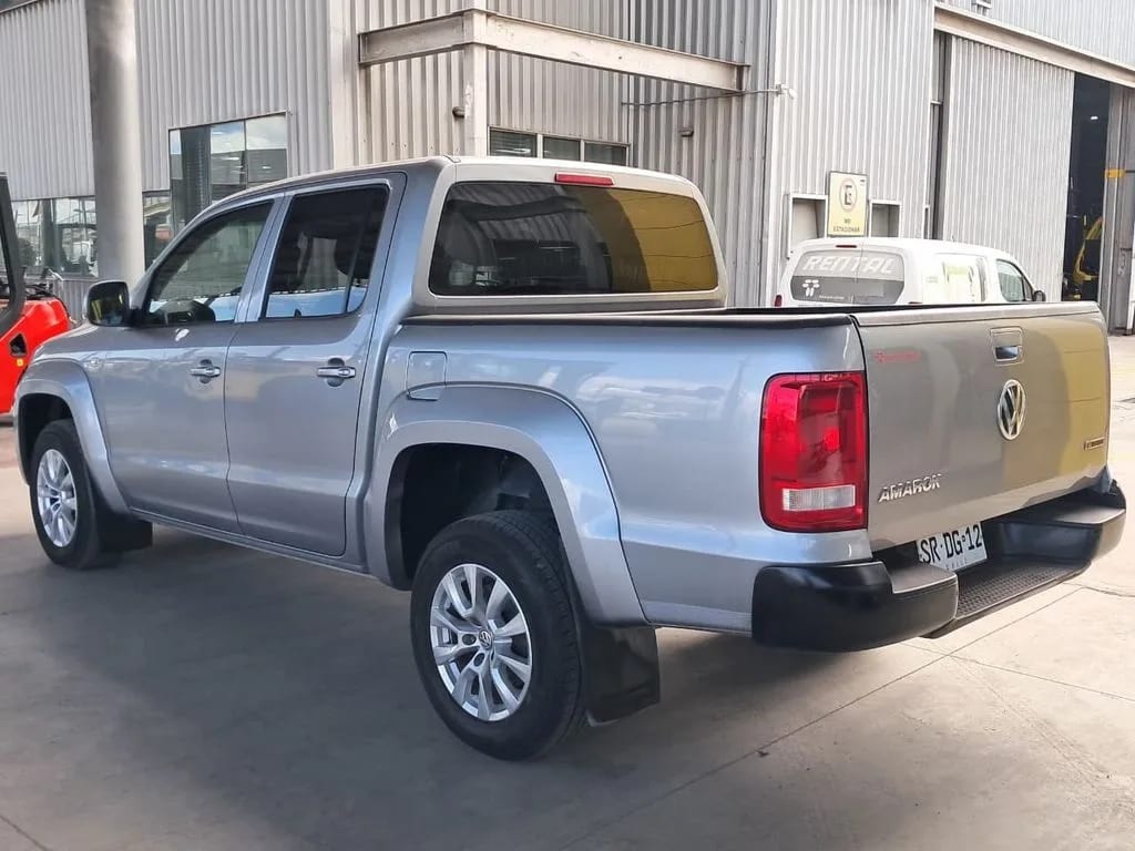 Volkswagen Amarok Comfortline 2.0 At 4x4 año 2023