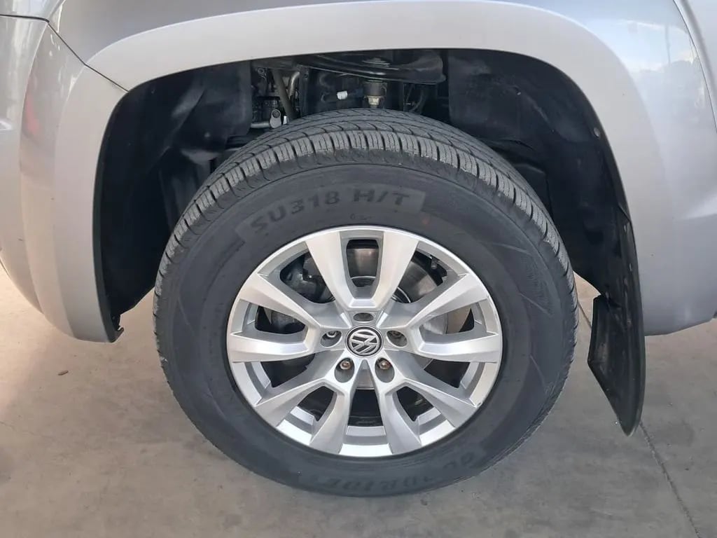 Volkswagen Amarok Comfortline 2.0 At 4x4 año 2023