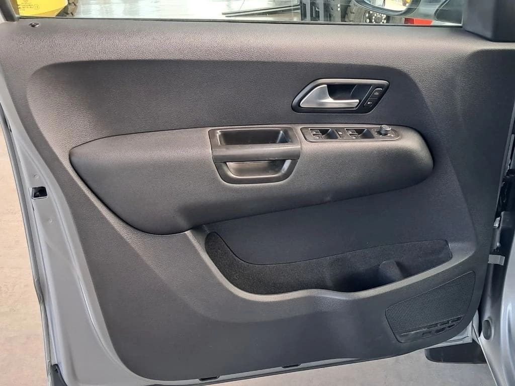 Volkswagen Amarok Comfortline 2.0 At 4x4 año 2023