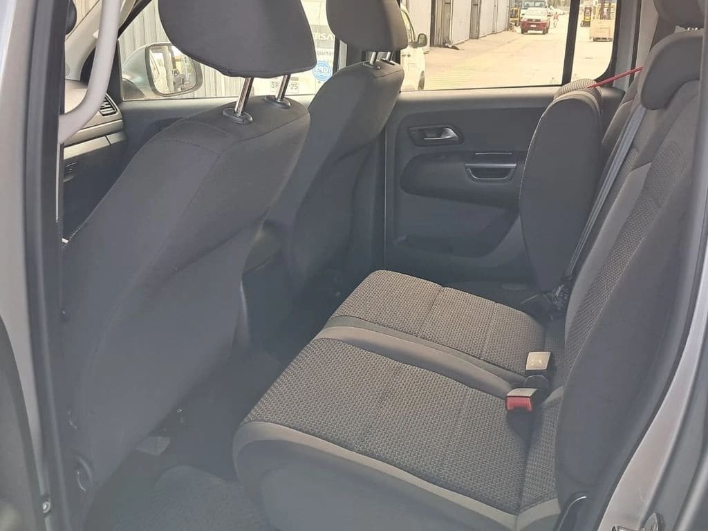Volkswagen Amarok Comfortline 2.0 At 4x4 año 2023