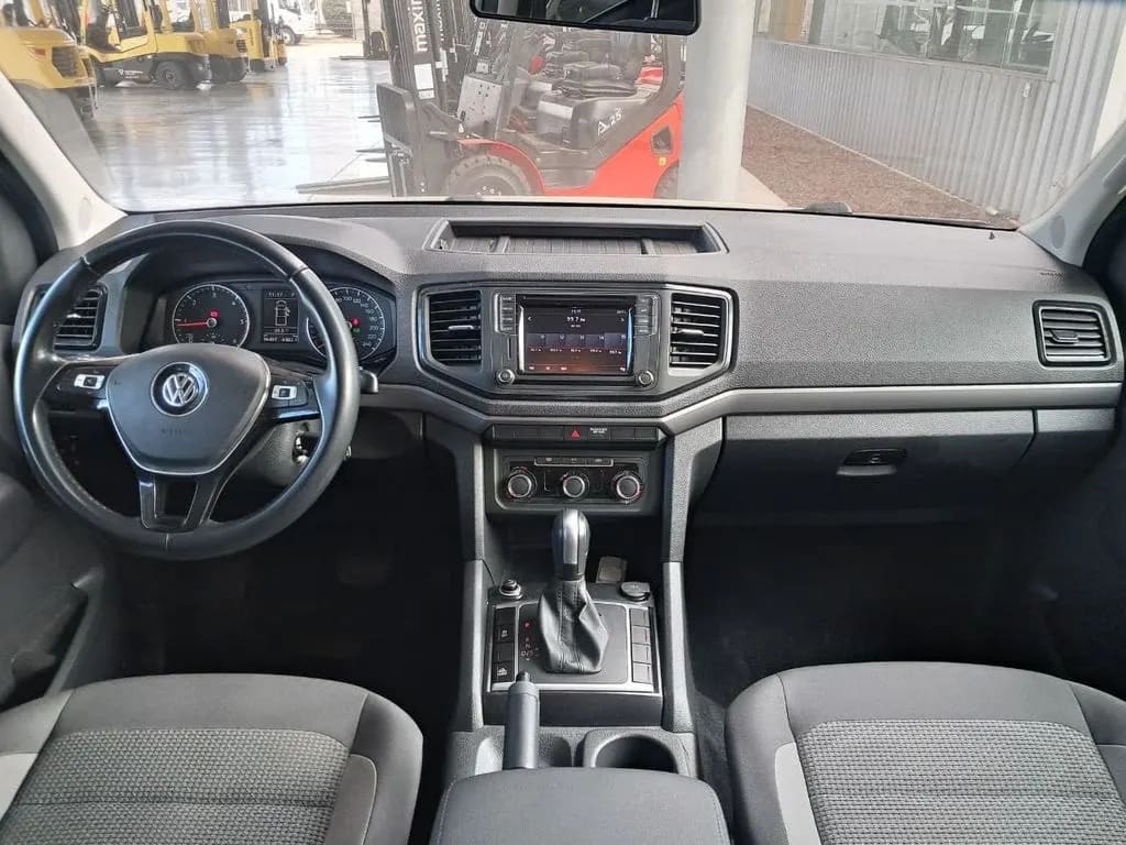 Volkswagen Amarok Comfortline 2.0 At 4x4 año 2023
