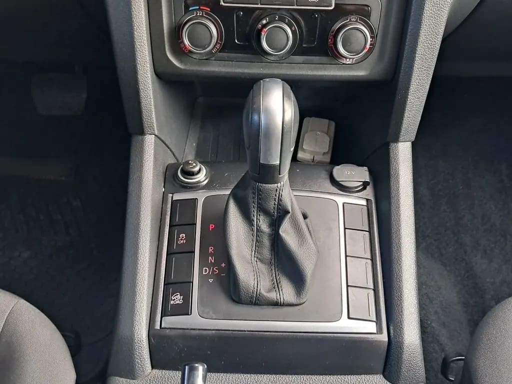 Volkswagen Amarok Comfortline 2.0 At 4x4 año 2023