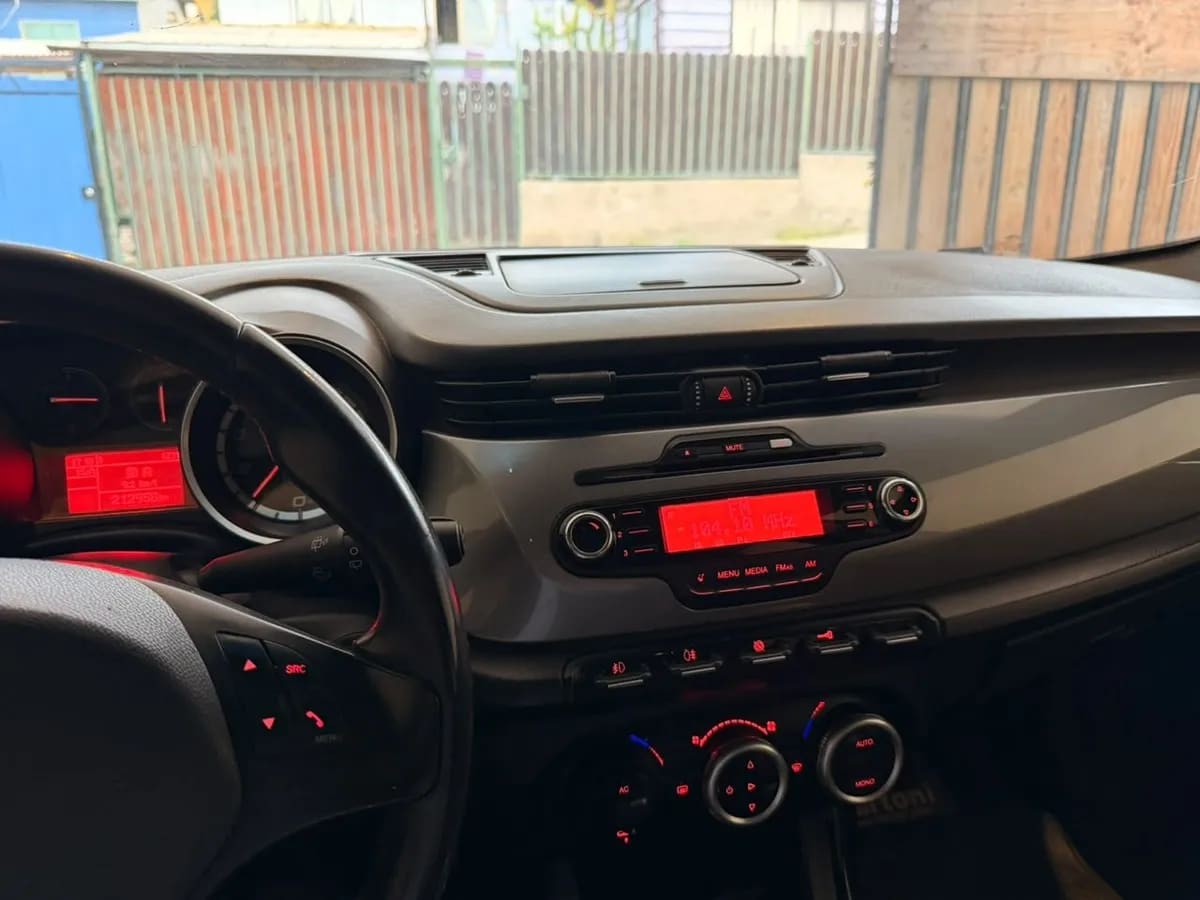 ALFA ROMEO GIULIETTA 1.4 Tct Tb Distinctive At año 2015