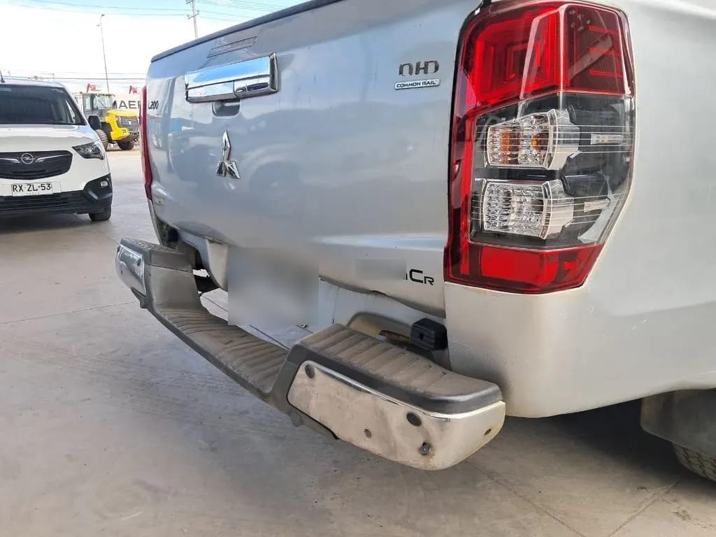 Mitsubishi L200 Katana Cr 2.4 4x2 Mt año 2020