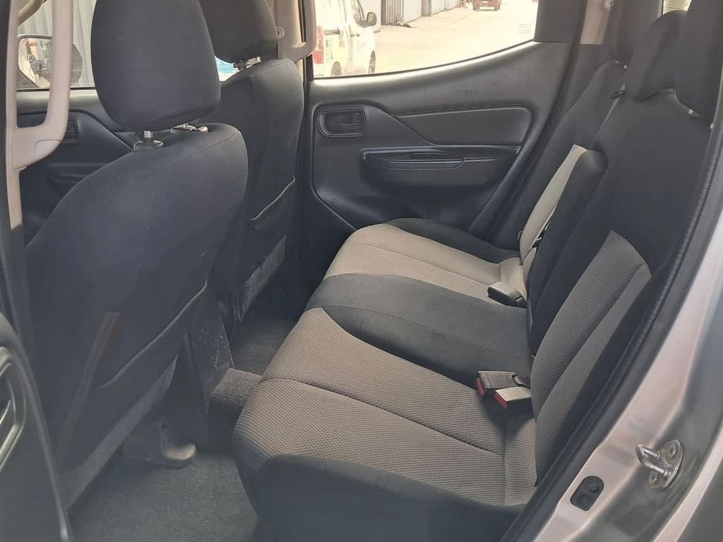 Mitsubishi L200 Katana Cr 2.4 4x2 Mt año 2020
