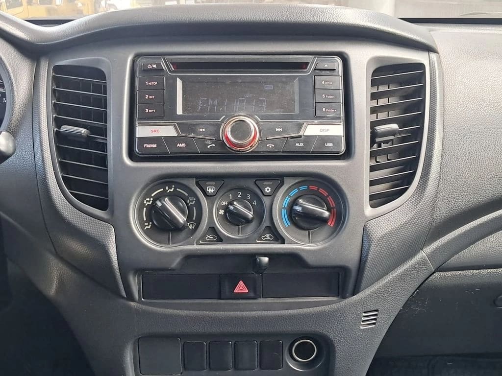 Mitsubishi L200 Katana Cr 2.4 4x2 Mt año 2020