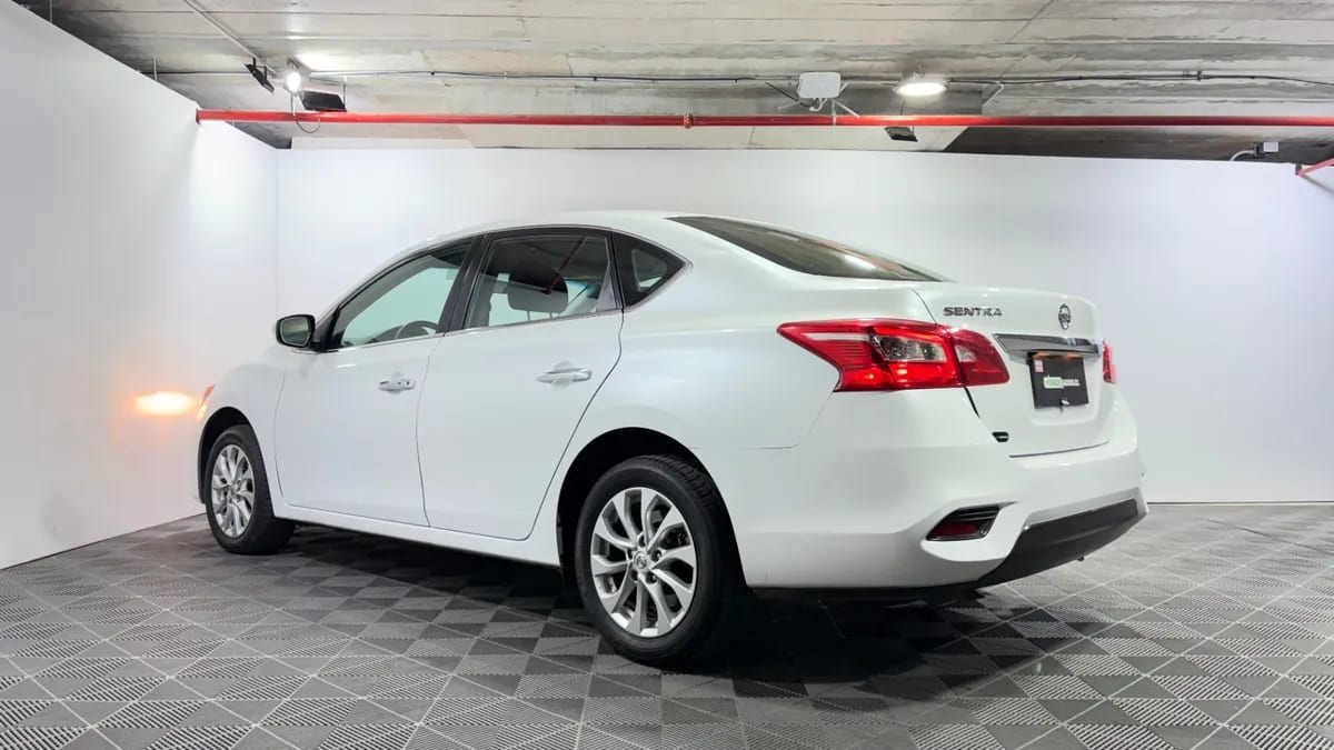 Nissan Sentra 1.8 Advance Cvt At año 2019