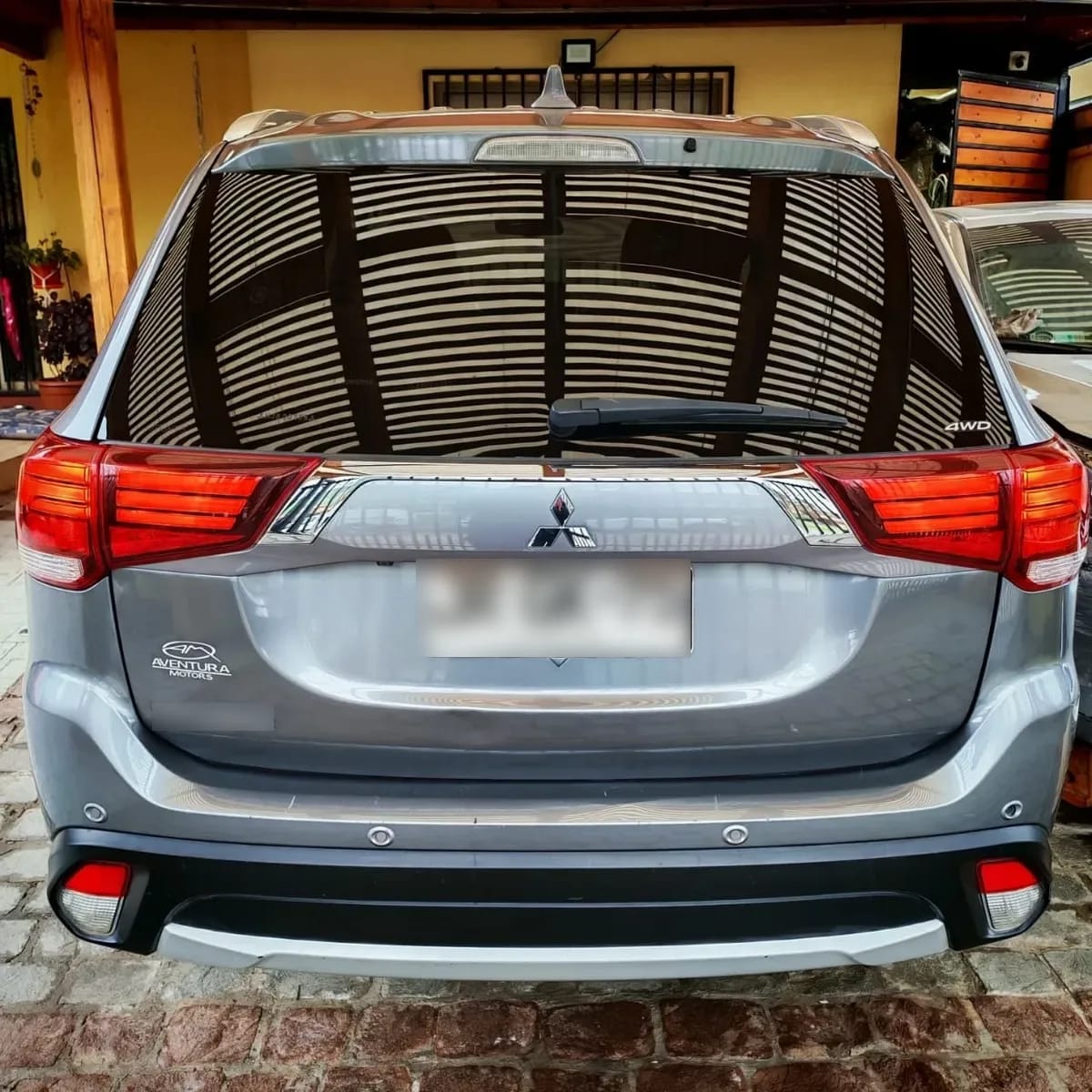 MITSUBISHI OUTLANDER 2.4 Glx At 4x4 año 2017