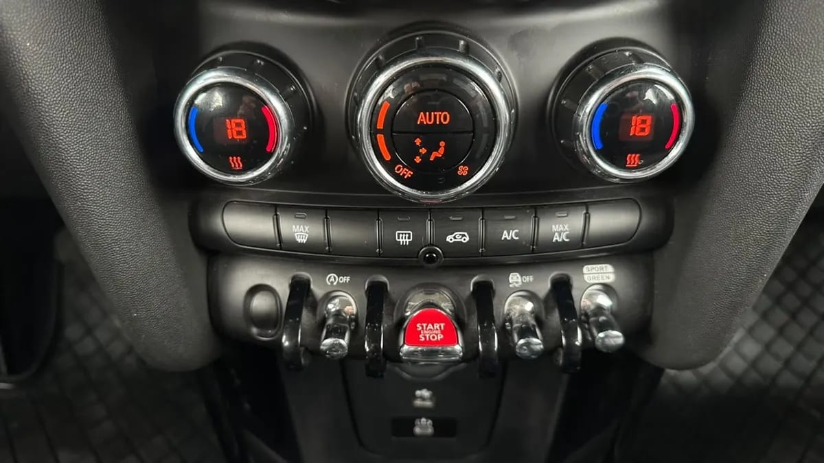Mini Cooper 1.5 Classic 5 Puertas At año 2024