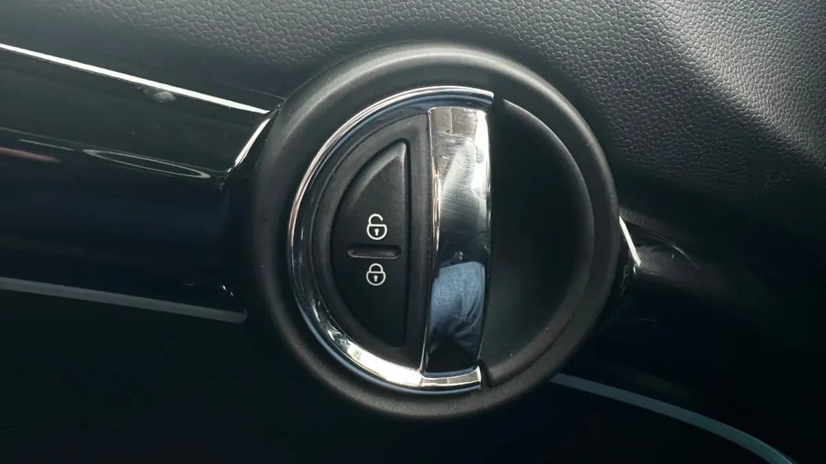 Mini Cooper 1.5 Classic 5 Puertas At año 2024