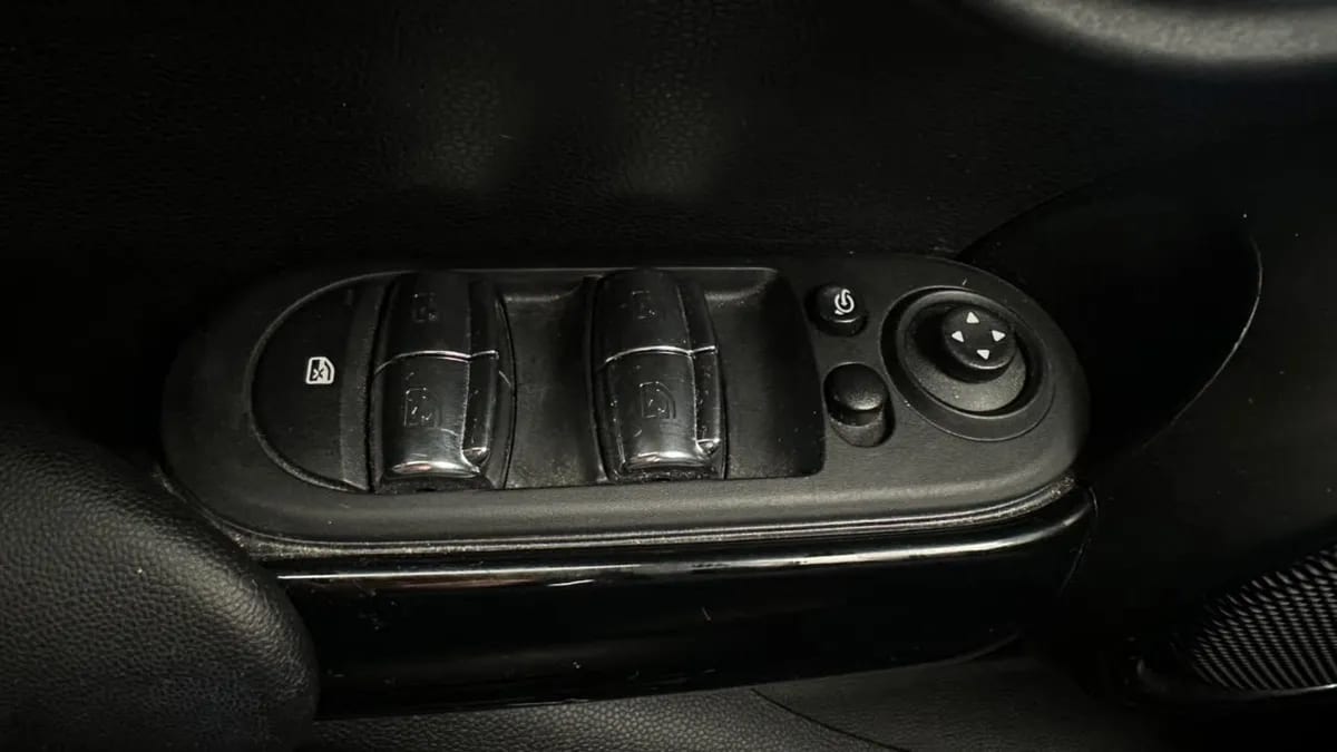 Mini Cooper 1.5 Classic 5 Puertas At año 2024