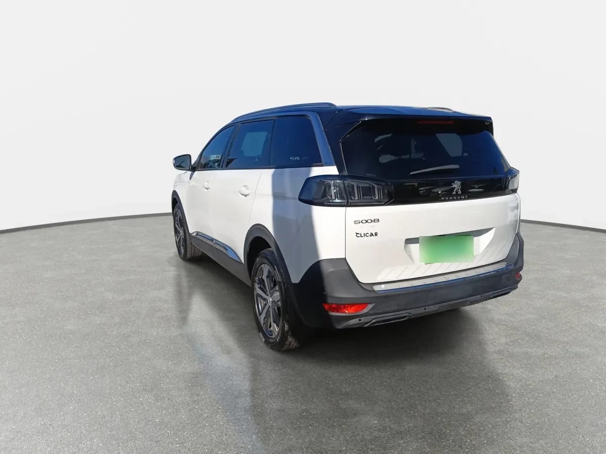 Peugeot 5008 1.5 Allure Pack Bluehdi 130 4x2 Eat8 5p año 2024
