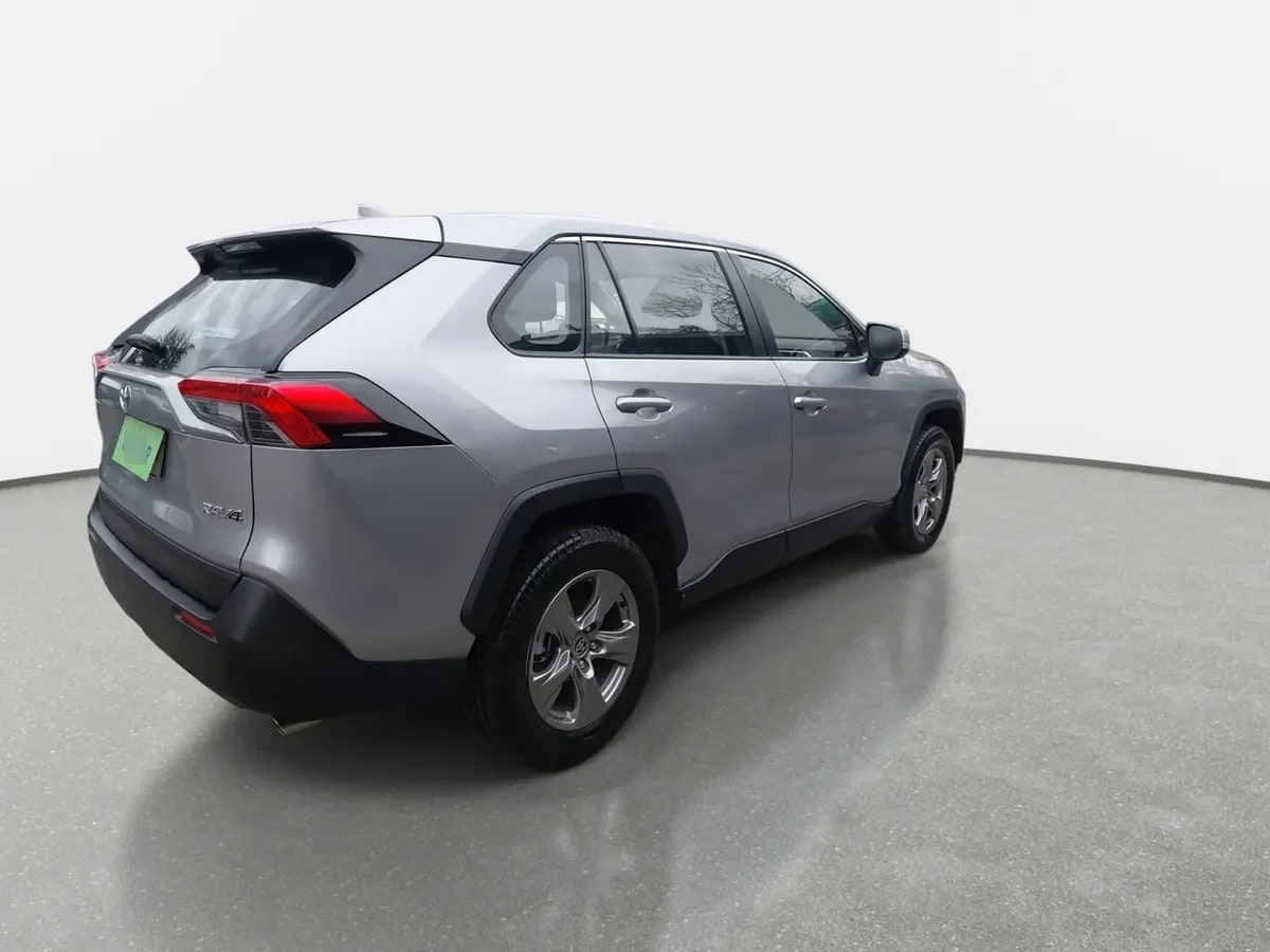 Toyota Rav 4 2.0 Le 4x2 Cvt At 5p año 2023