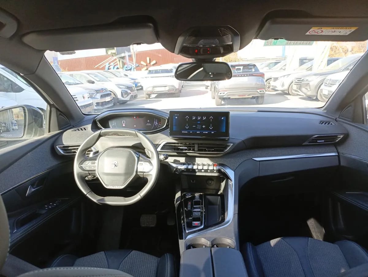 Peugeot 5008 1.5 Allure Pack Bluehdi 130 4x2 Eat8 5p año 2024