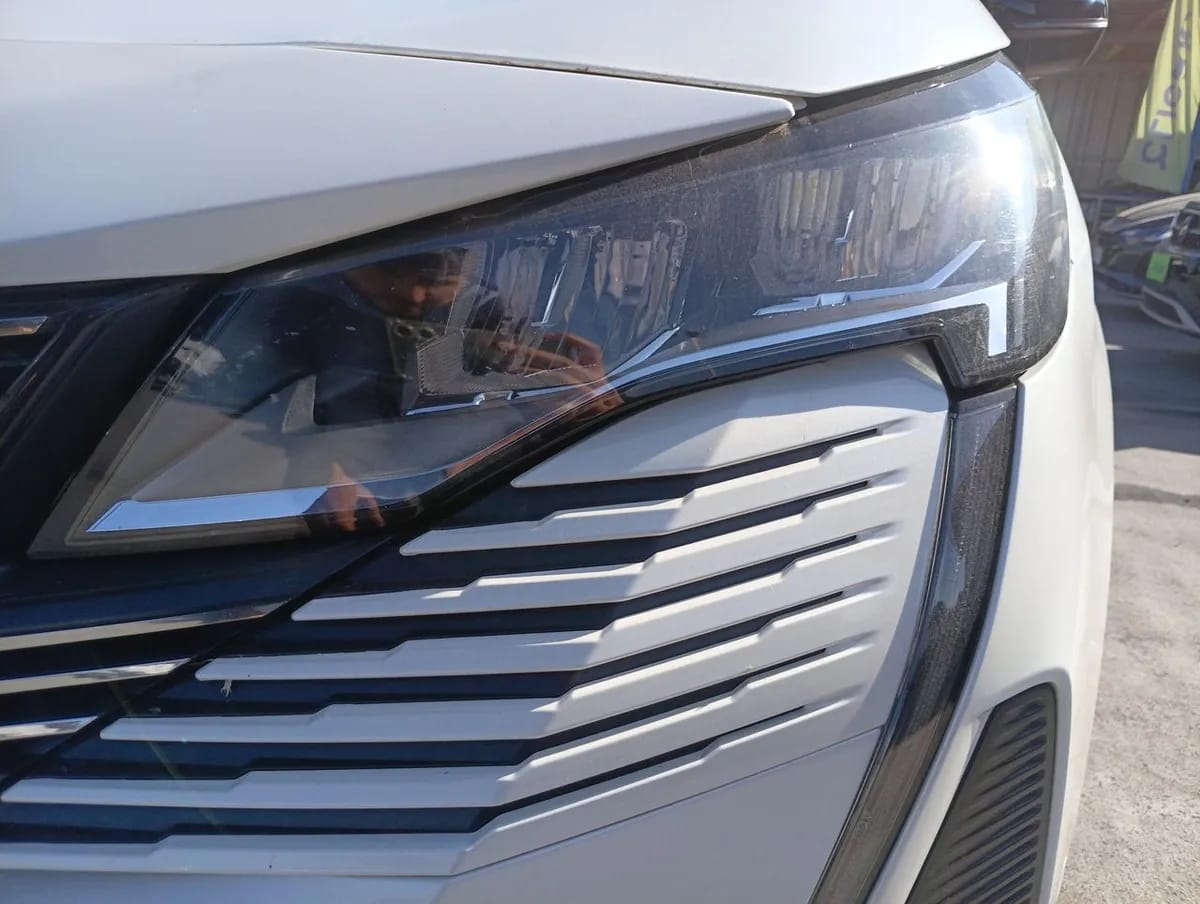 Peugeot 5008 1.5 Allure Pack Bluehdi 130 4x2 Eat8 5p año 2024