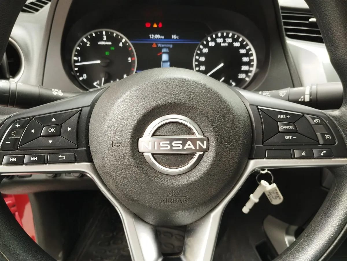 Nissan Navara 2.3d Xe Diesel 4x2 Dob.cab. Mt 4p año 2024