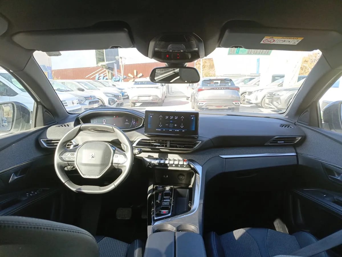 Peugeot 5008 1.5 Allure Pack Bluehdi 130 4x2 Eat8 5p año 2024