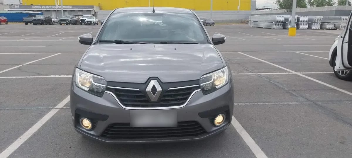 Renault Symbol 1.6 Intens Tech 4x2 Mt 4p año 2021