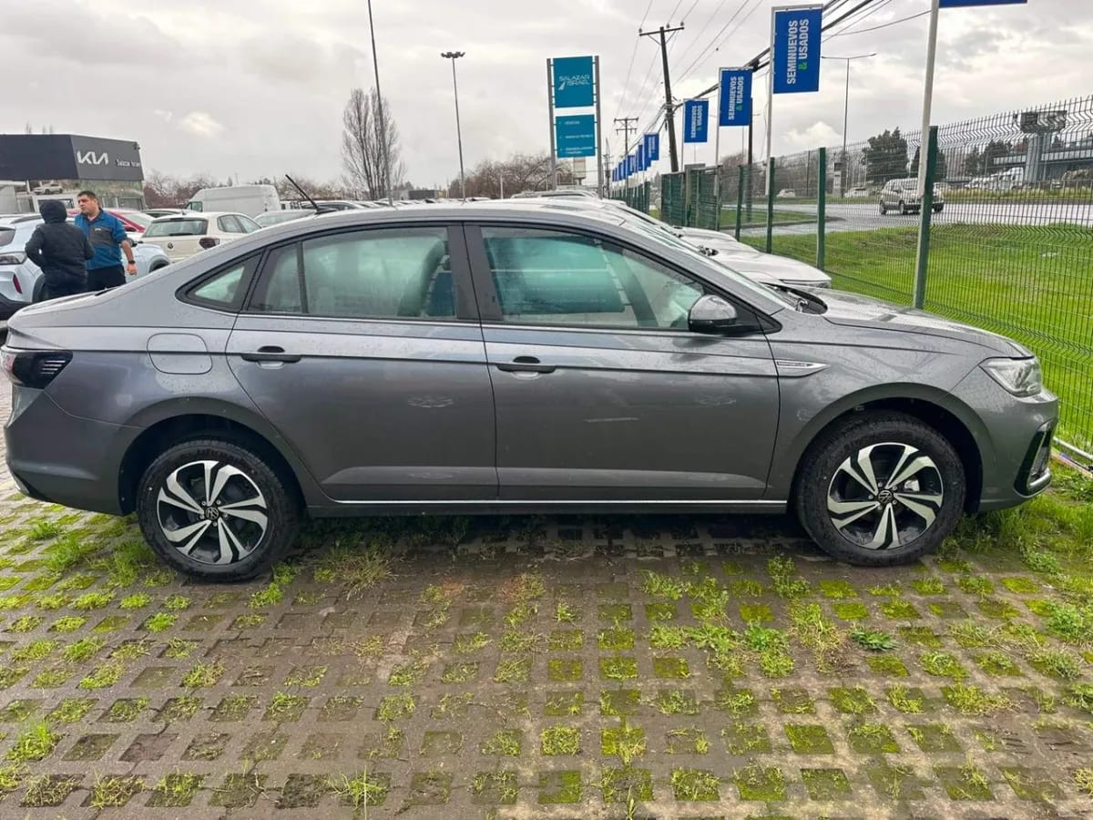 Volkswagen Virtus 1.0 Tsi Comfortline Plus 4x2 At 4p año 2026