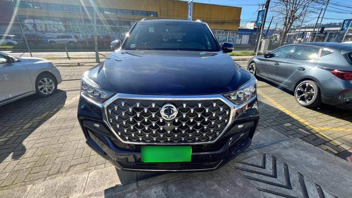 Ssangyong Rexton 2.2t Glx Diesel 4x2 6ab Nueva Radio 8at 5p año 2025
