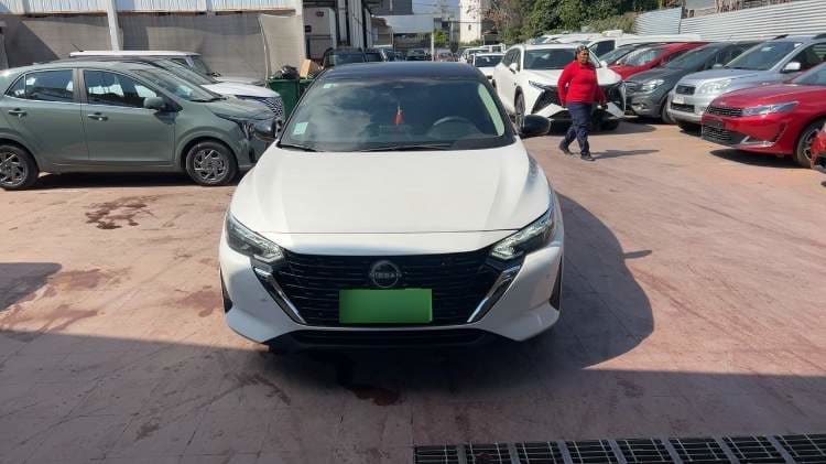 Nissan Sentra 2.0 Advance 4x2 Cvt At 4p año 2025