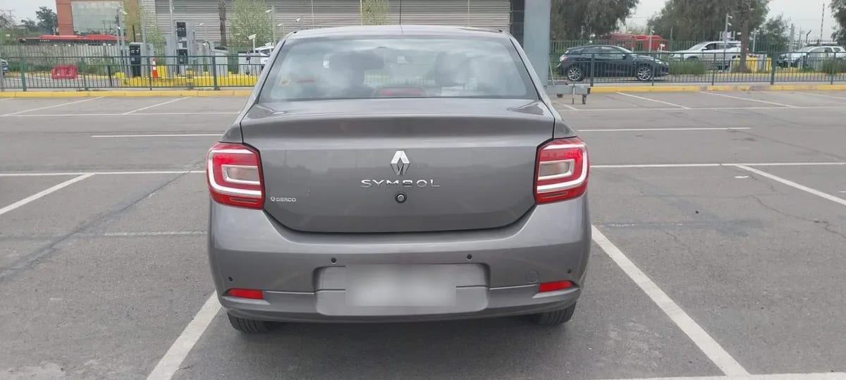 Renault Symbol 1.6 Intens Tech 4x2 Mt 4p año 2021