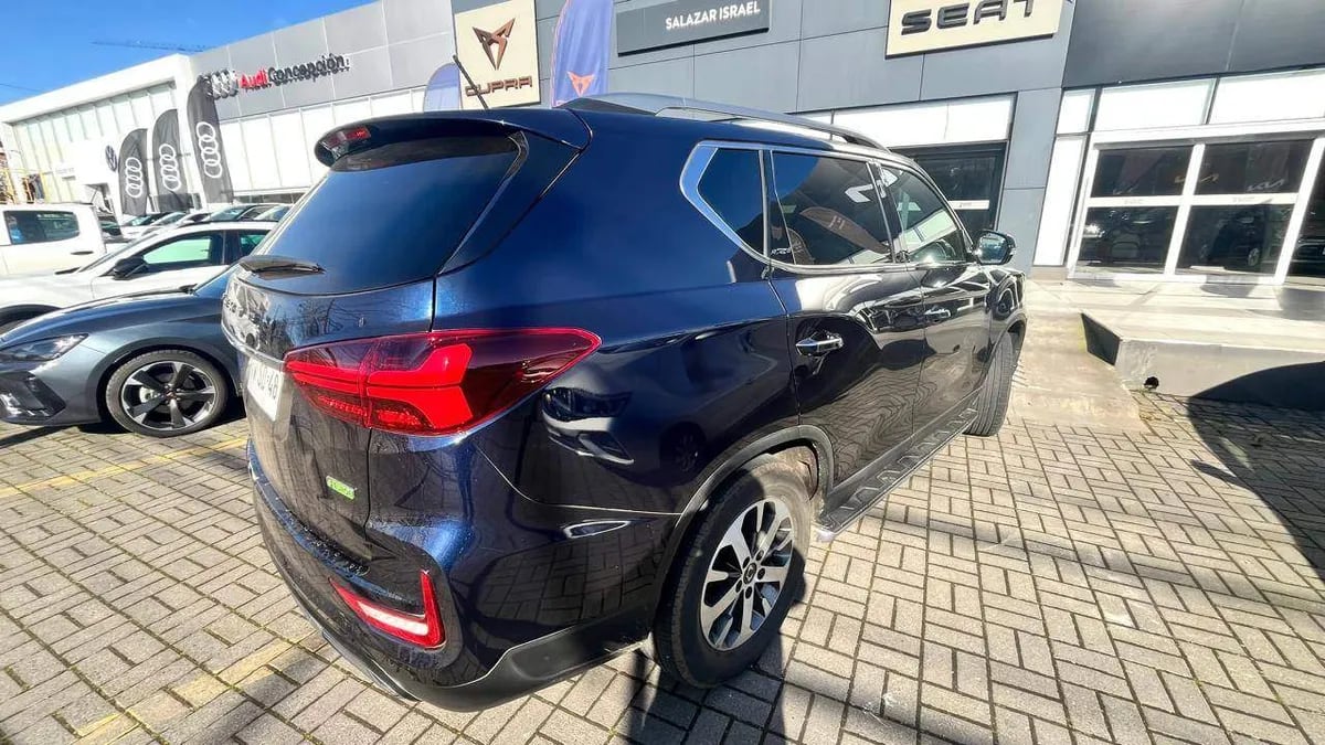 Ssangyong Rexton 2.2t Glx Diesel 4x2 6ab Nueva Radio 8at 5p año 2025