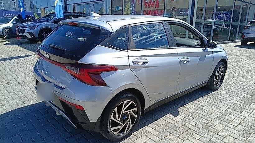 Hyundai I20 1.4 Plus Fl Bi3 4x2 Hb Mt 5p año 2025