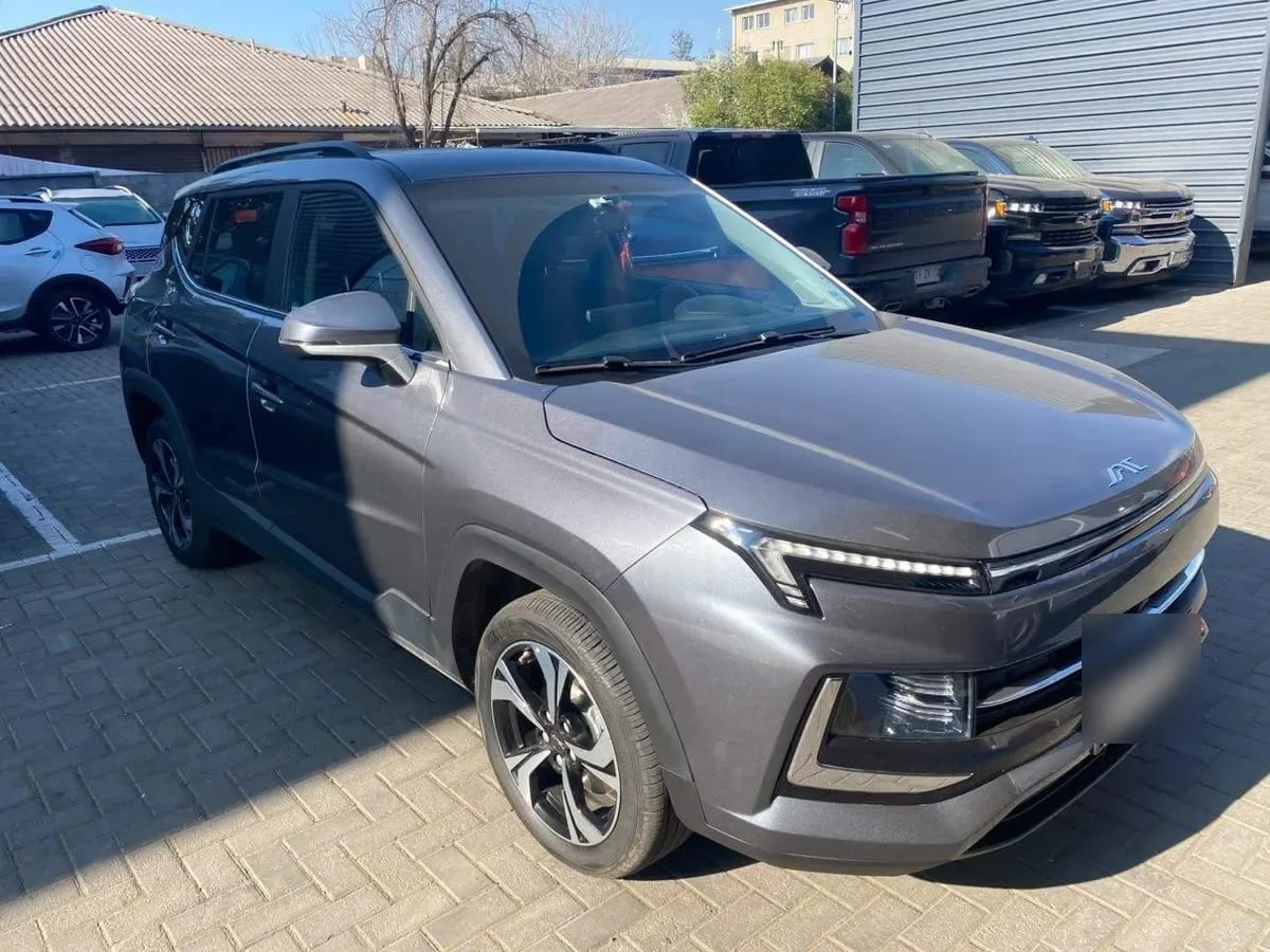 JAC Js4 1.5 Luxury 4x2 Cvt At 5p año 2026