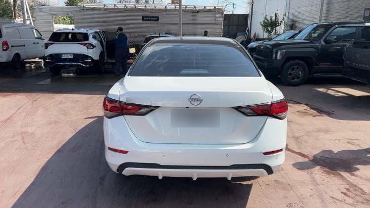 Nissan Sentra 2.0 Advance 4x2 Cvt At 4p año 2025