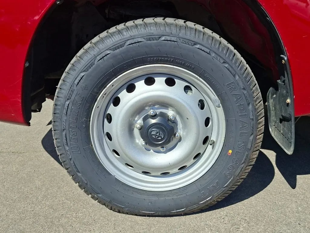 Toyota Hilux Dc 4x4 2.4 D Dx Mt año 2024