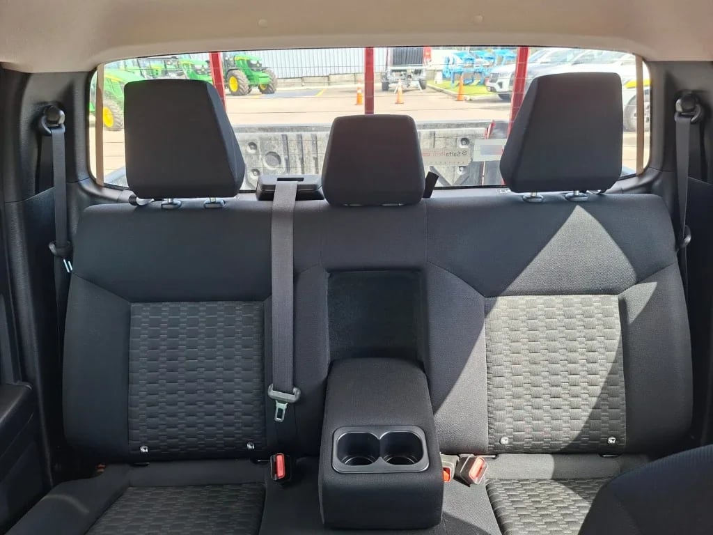 Mitsubishi L200 Katana D/c 2.4 Tdi Mt Xrt 4x4 año 2024