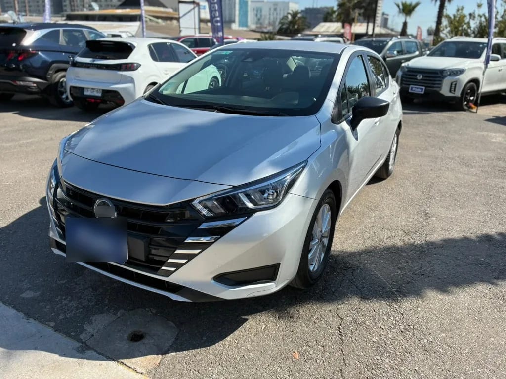 Nissan Versa 1.6 Sense 4x2 Mt 4p año 2025
