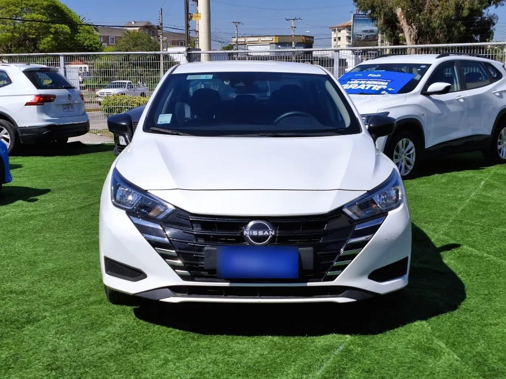 Nissan Versa 1.6 Sense 4x2 Mt 4p año 2025