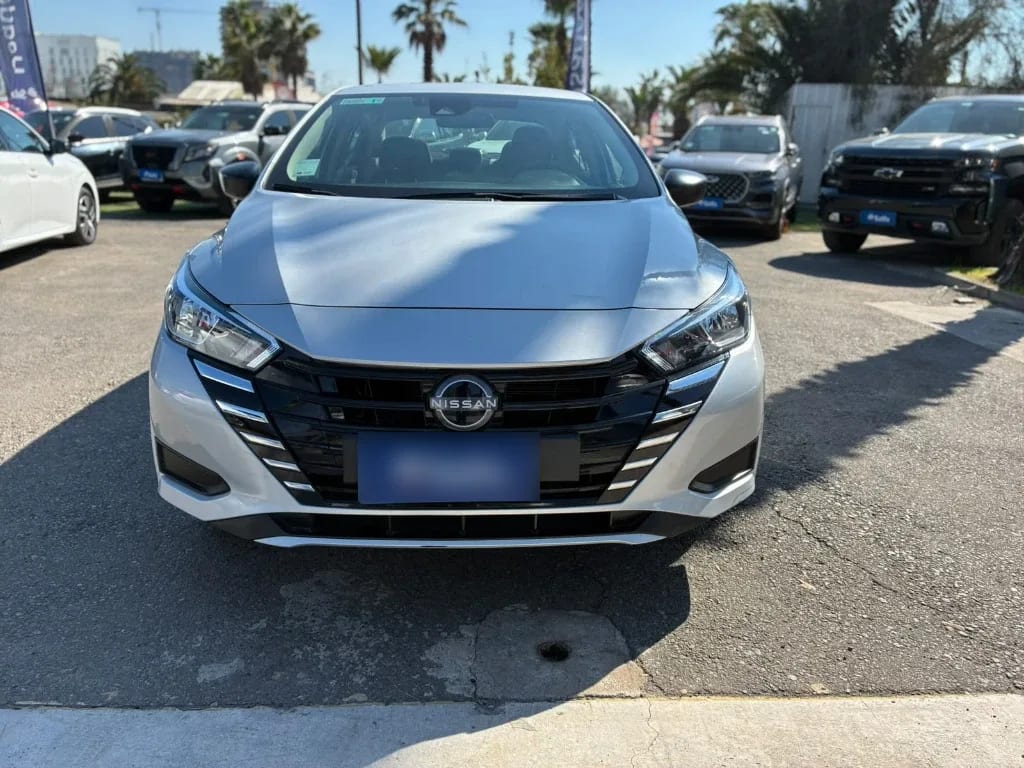 Nissan Versa 1.6 Sense 4x2 Mt 4p año 2025