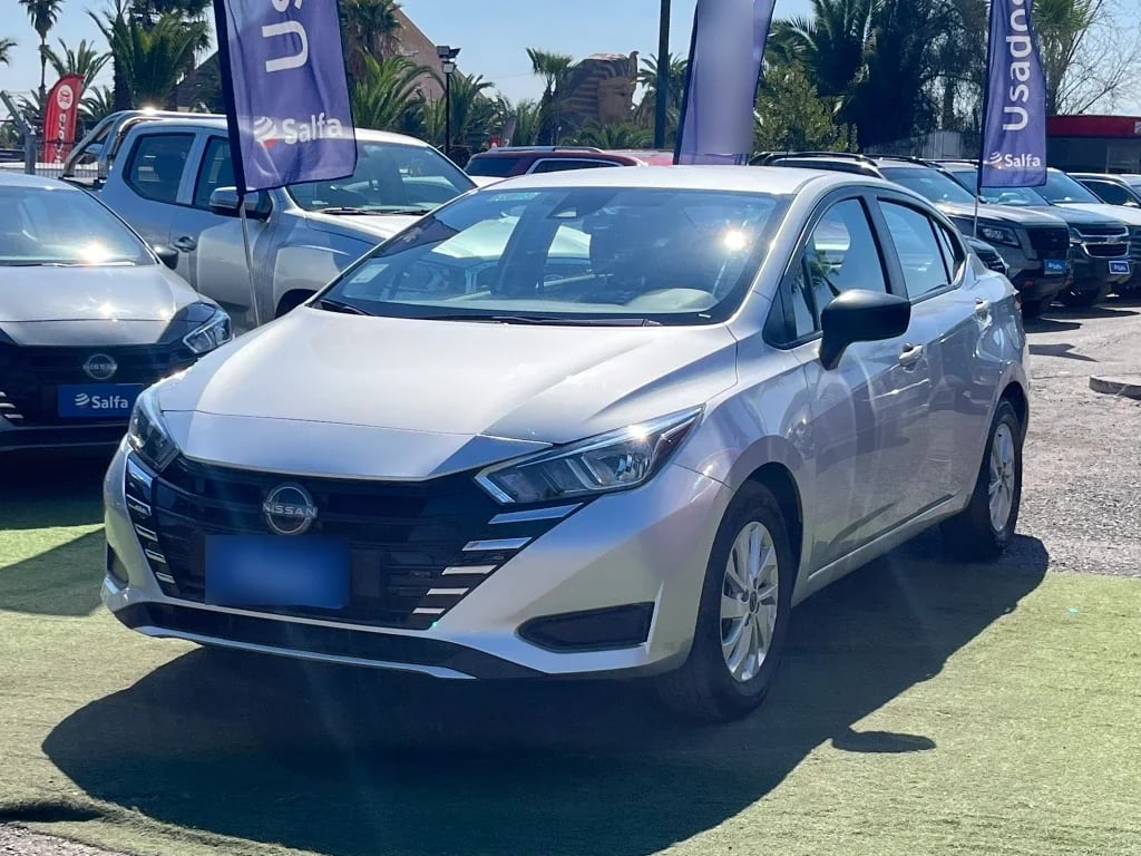 Nissan Versa 1.6 Sense 4x2 Mt 4p año 2025