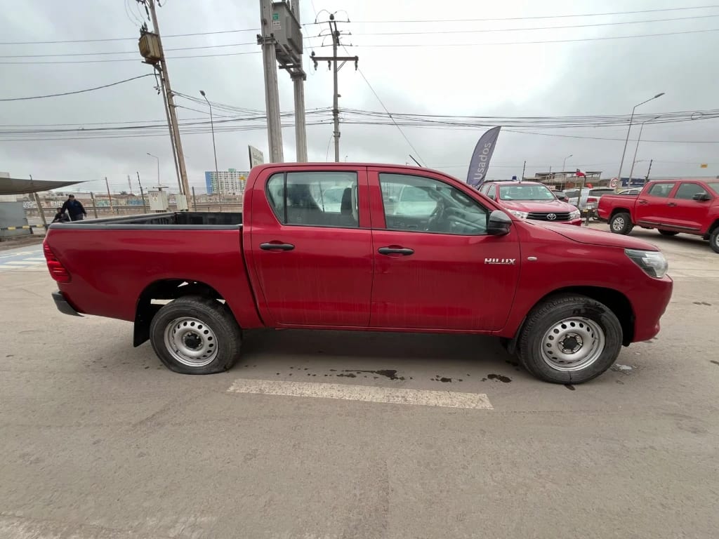 Toyota Hilux Dc 4x4 2.4 D Dx Mt año 2024
