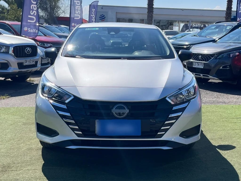 Nissan Versa 1.6 Sense 4x2 Mt 4p año 2025
