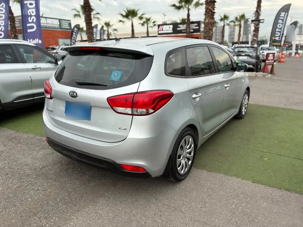 Kia Carens 2.0 Ex Dab Abs Ac Mt año 2015