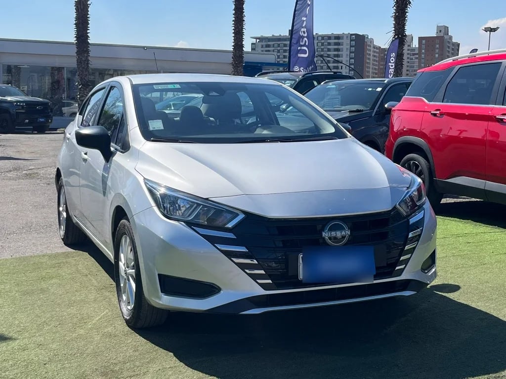 Nissan Versa 1.6 Sense 4x2 Mt 4p año 2025