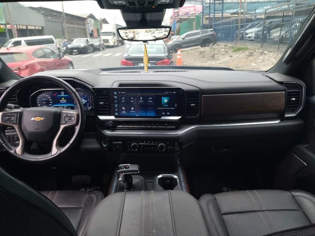 Chevrolet Silverado 3.0 High Country 4x4 At 4p año 2023